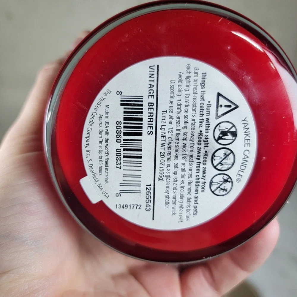 Yankee Candle Have a‎ Merry Christmas 20 oz jar berries never burned NEW Limited
